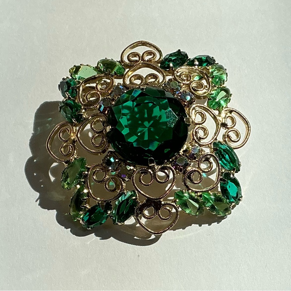 Vintage Green and Gold Brooch - Picture 7 of 7
